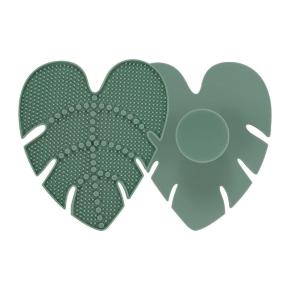 Made of safe premium silicone for long-lasting use, equipped with bottom suction cups to fix the mat and safeguard your makeup bristles.