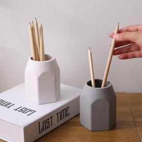 Creative Silicone Waterproof Pen Holder, Single Layer Cute White Storage Tube, Desktop Organizer for Students, 7.6 x 9.5 cm