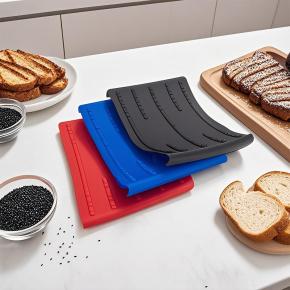Silicone Heat Insulation Food-grade Anti-slip Anti-knife Cut Safety Protection Pad Dishwasher Microwave Oven Safe